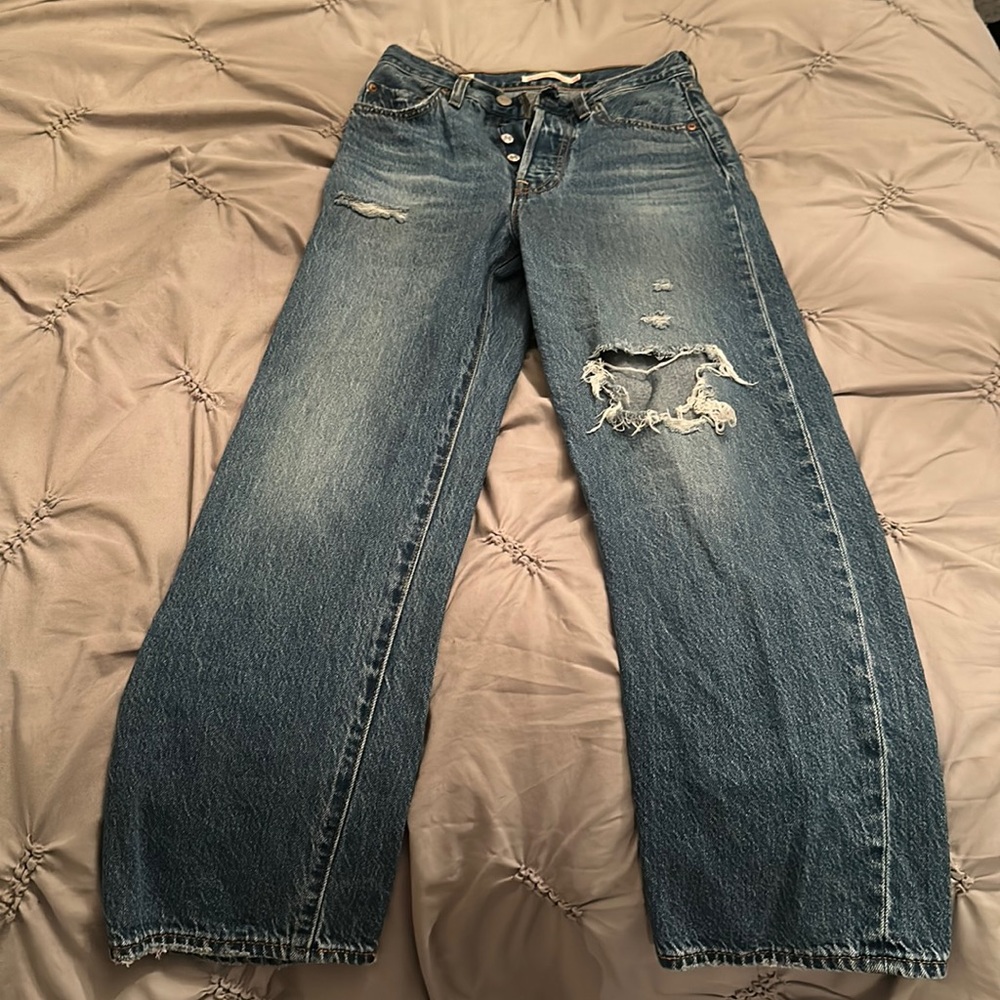 Levi’s Ripped Medium Wash Jeans